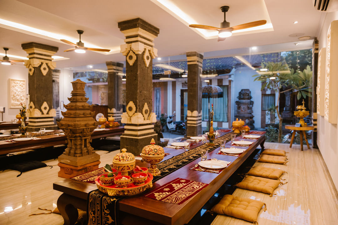Dine & Wine Bali Best Restaurants & Culinary Guide Bali Dapur Raja Ubud Authentic Balinese Cuisine Rijsttafel Interior