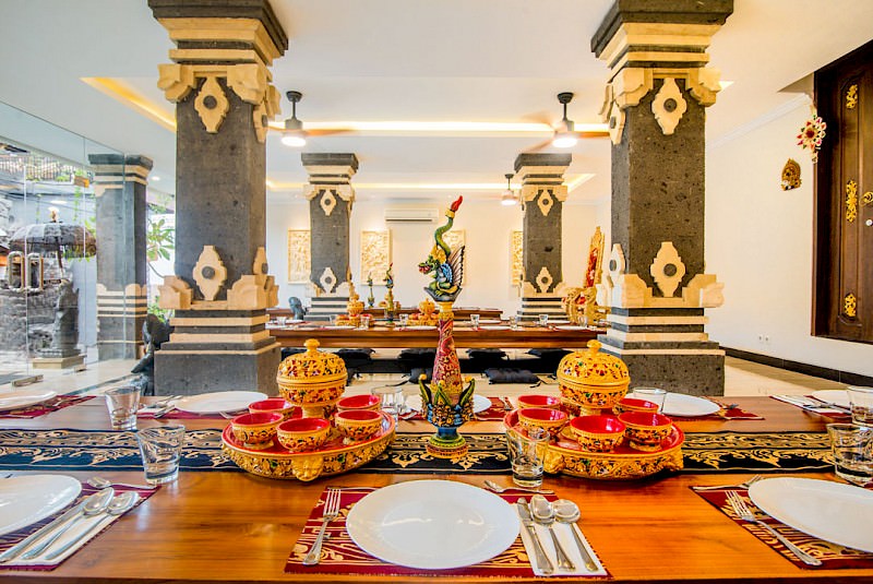 Dine & Wine Bali Best Restaurants & Culinary Guide Bali Dapur Raja Ubud Authentic Balinese Cuisine Rijsttafel Interior