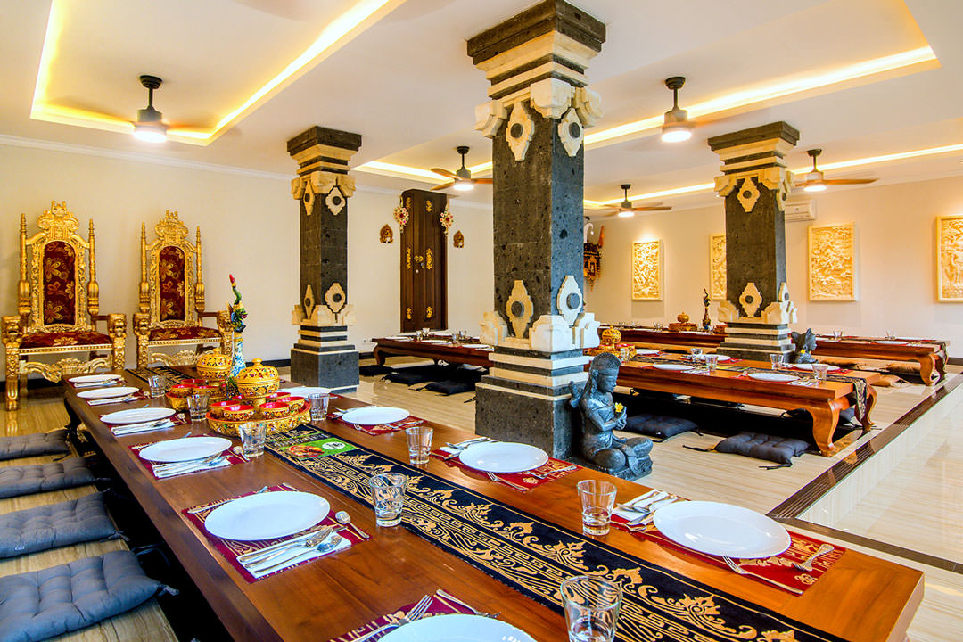 Dine & Wine Bali Best Restaurants & Culinary Guide Bali Dapur Raja Ubud Authentic Balinese Cuisine Rijsttafel Interior